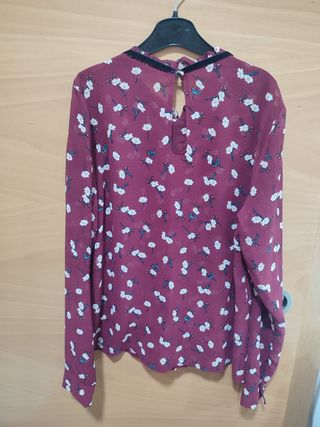 Camisa vestir granate flores mujer.