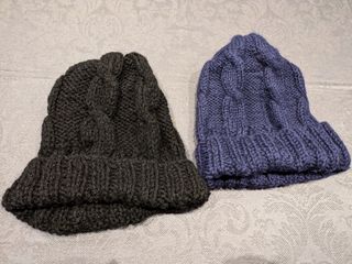 Dos gorros de lana