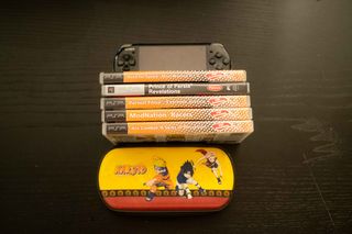 Sony Psp bundle con 5 giochi + custodia