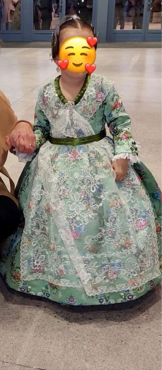 Traje de fallera niña