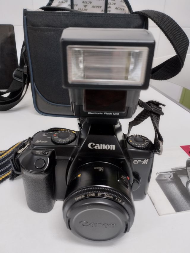 Cámara de fotos canon.