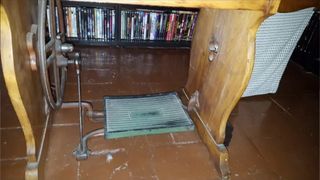 Maquina de coser Refrey - Con mueble