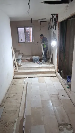 Obras y servicios H y H WhatsApp 631678122