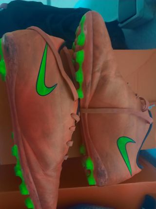 Botas fútbol NIKE
