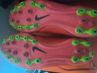 Botas fútbol NIKE