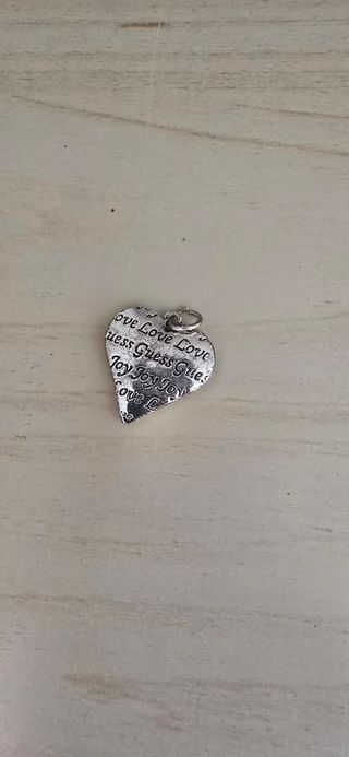 Colgante corazón Guess