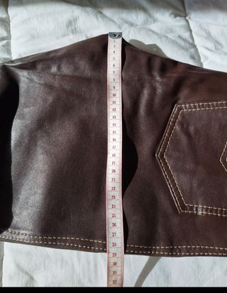 Pantalón de cuero