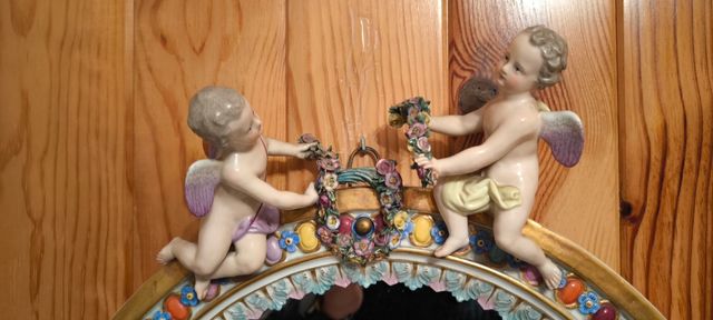 Specchio antico in porcellana