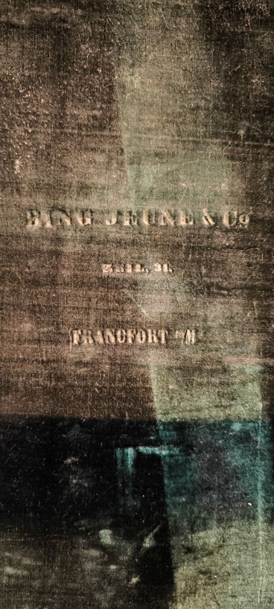 Specchio antico in porcellana