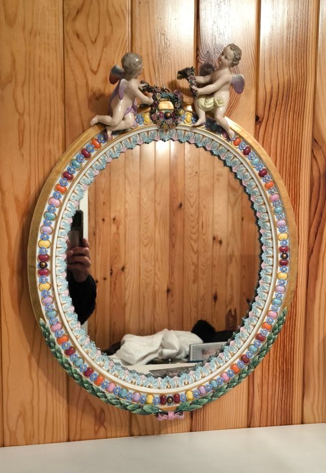 Specchio antico in porcellana