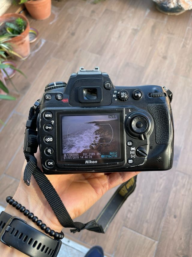 Camara Nikon D300s 12.3MP Digital SLR DSLR.