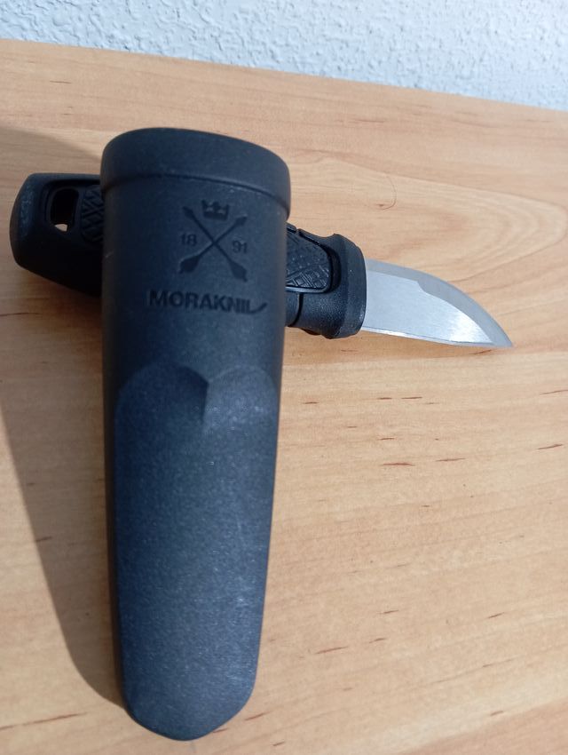 CUCHILLO SUECO MORAKNIL ACERO INOX. NUEVO CAZA.