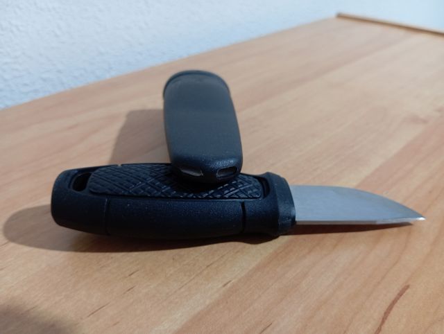 CUCHILLO SUECO MORAKNIL ACERO INOX. NUEVO CAZA.