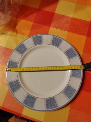 Vajilla de porcelana, 12 platos llanos