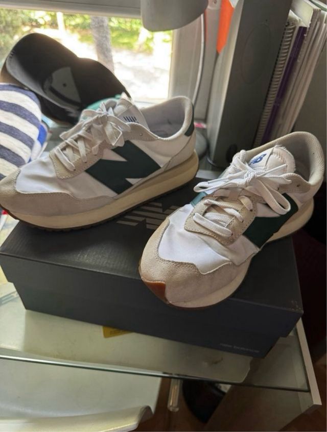 New Balance 237