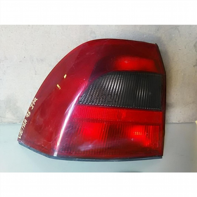 Piloto trasero izquierdo Opel Vectra B (19 c_14930