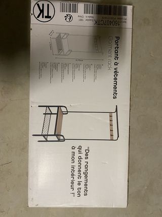 Mueble de entrada con banco y perchero