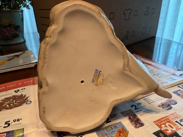 Lladró chica con cántaras de leche