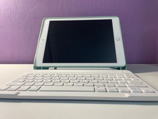 Funda con teclado para ipad sexta generacion