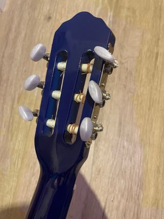 Guitarra profesional infantil.