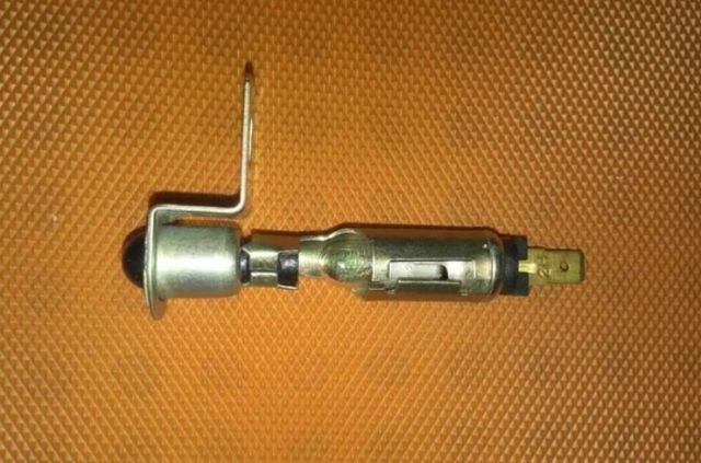 Seat 124 1430: luz guantera