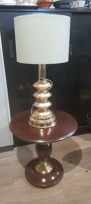Pedestal con lampara