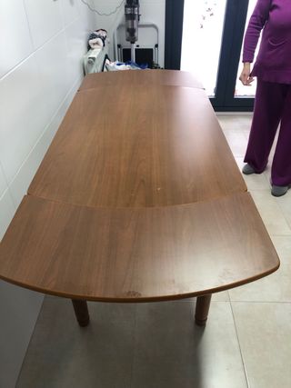 Mesa comedor extensible con sillas