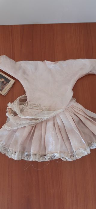 Vestito in seta vintage per bambola