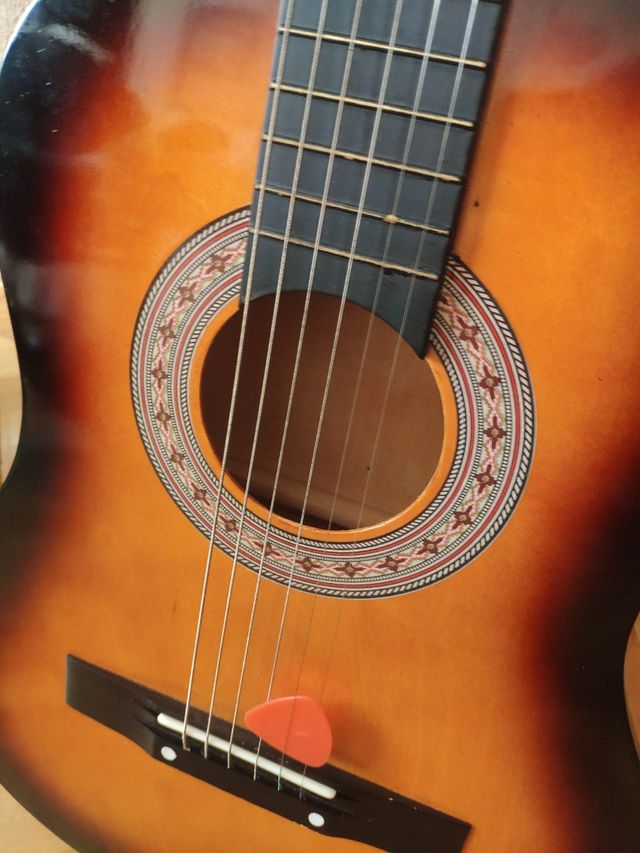 Guitarra infantil. Juguete