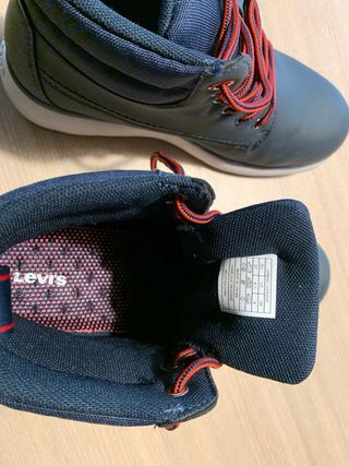Calzado marca levi’s