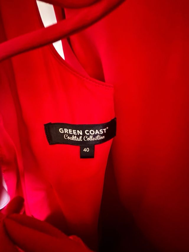 Conjunto mono y zapatos rojos