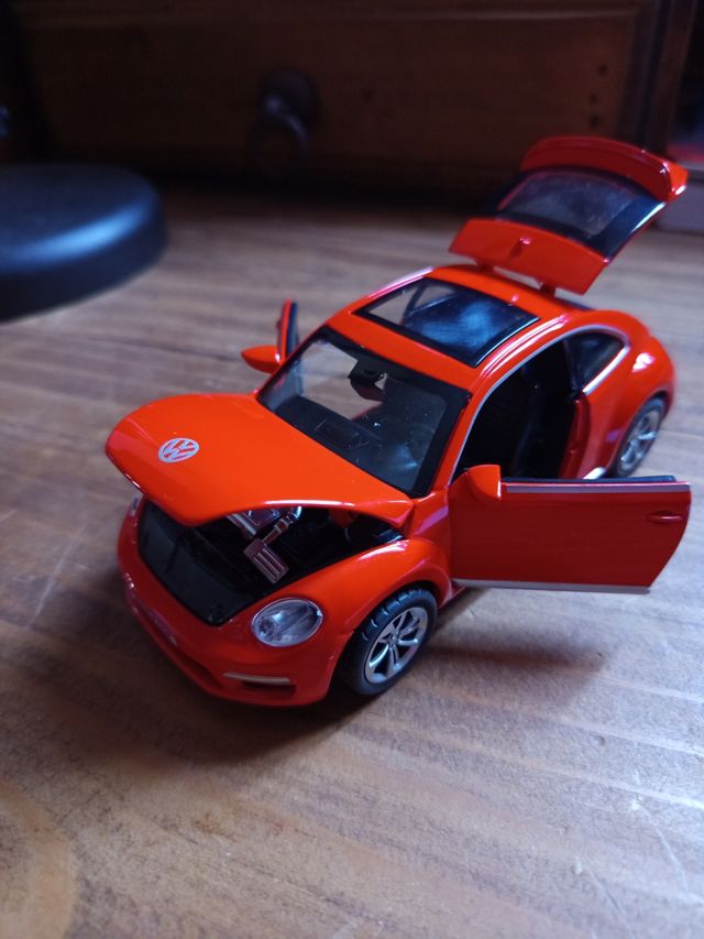 Miniatura Volkswagen new Beetle 1:32