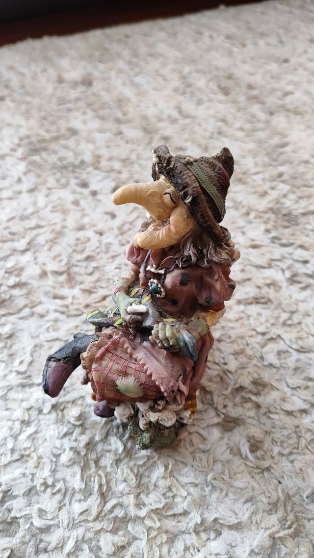 Figuras de magos y brujas