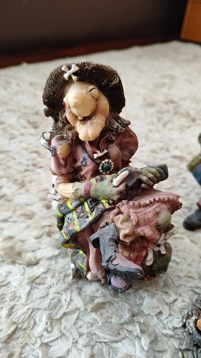Figuras de magos y brujas