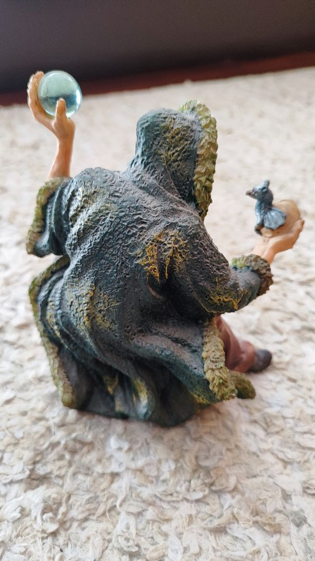 Figuras de magos y brujas