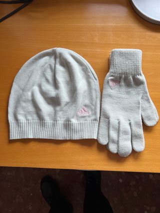 Gorro y guantes