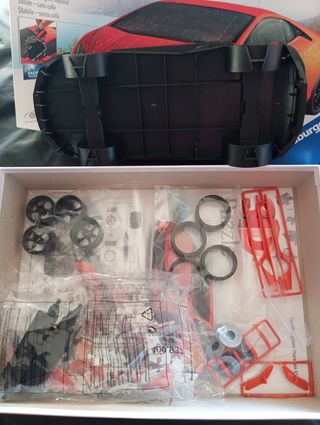 Puzzles 3D, piezas de plástico.
