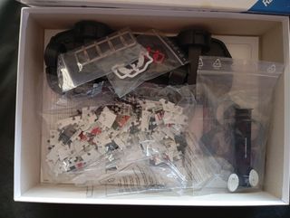Puzzles 3D, piezas de plástico.
