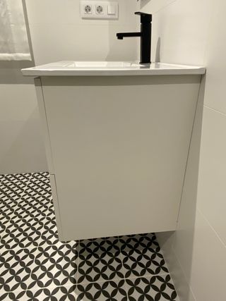 Mueble baño 80 cm con lavabo y espejo