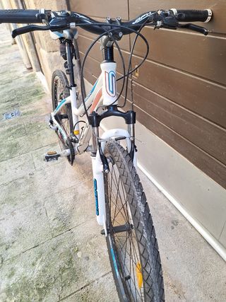 bicicleta montaña mujer