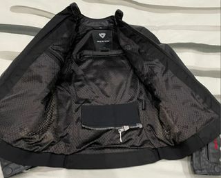 Traje Moto Cuero Negro Revit