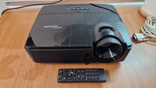 Proyector Optoma con maletin