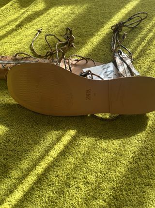 SANDALIAS PLANAS TIPO ROMANO