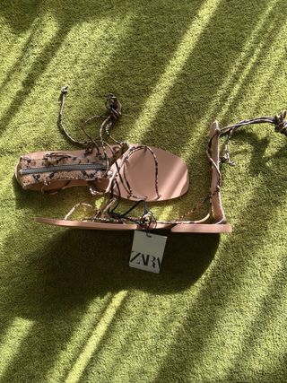 SANDALIAS PLANAS TIPO ROMANO