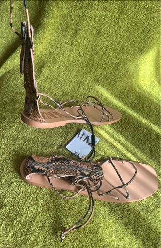 SANDALIAS PLANAS TIPO ROMANO