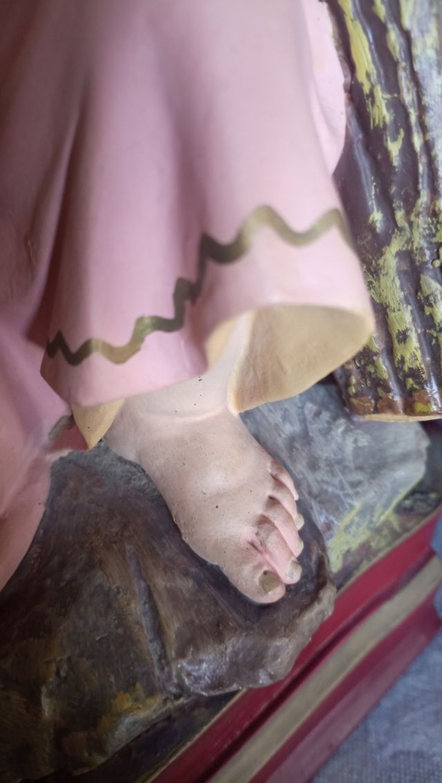 Niño Jesús con la cruz.
De Olot