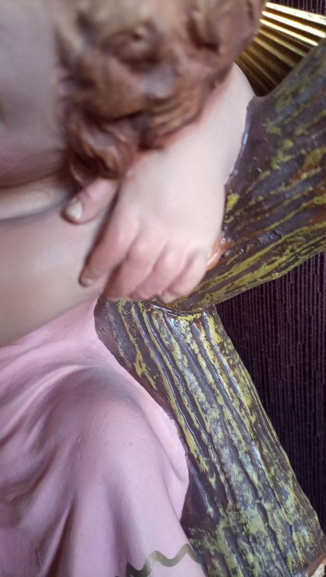 Niño Jesús con la cruz.
De Olot