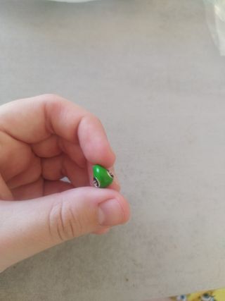 Charm aguacate de plata