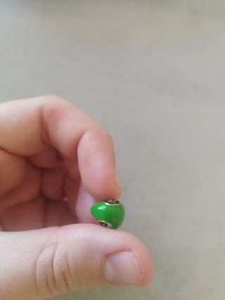 Charm aguacate de plata