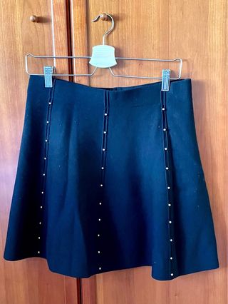 Falda negra de Zara